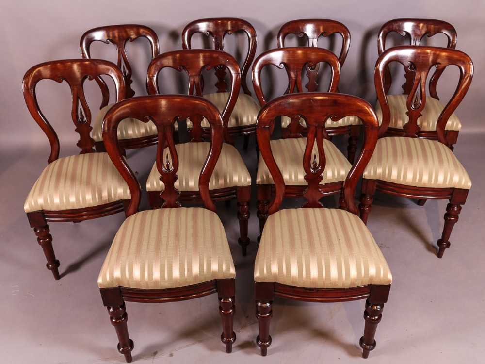 Set of 10 Victorian Mahogany Balloon Back Spear Point dining Chairs