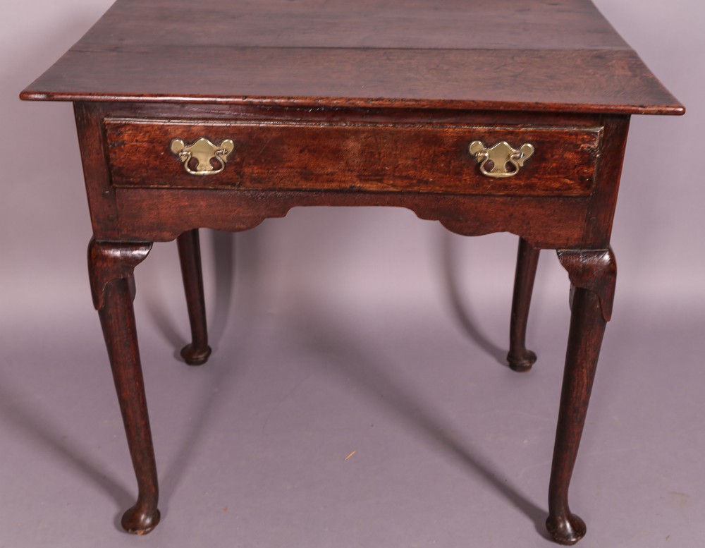 18th century Oak Side Table Quality