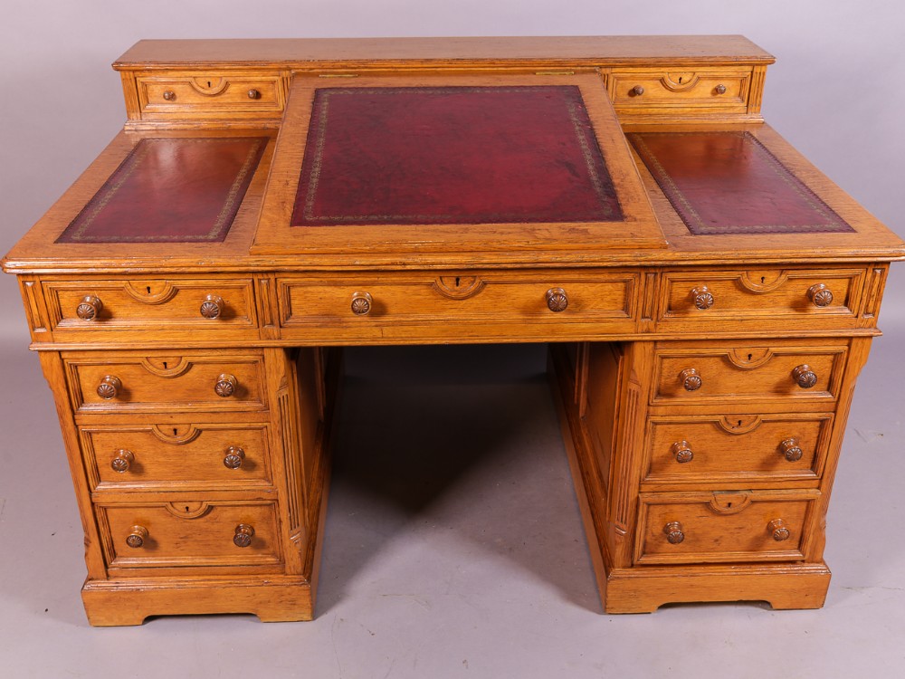 Victorian Pedestal Desk in Golden Oak