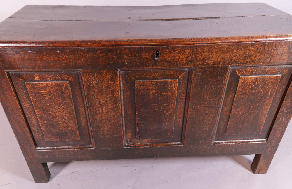 18th century coffer in Oak