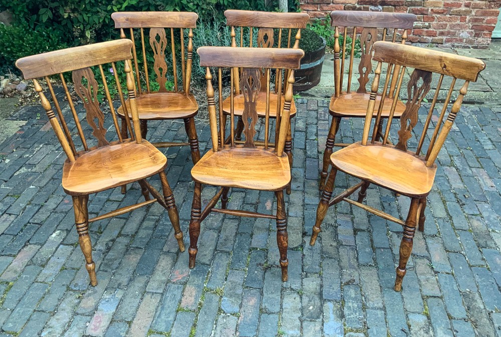 A Good set of 6 Lincolnshire Kitchen Chairs 