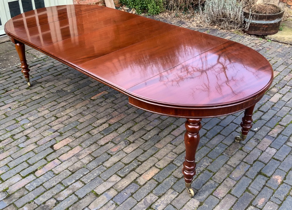 Fine Victorian Mahogany Extending Dining Table 3 Leaves seat 10