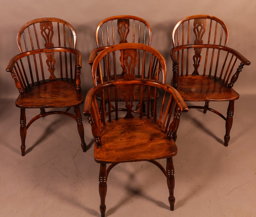 A Set of 4 Yew Wood Windsor Chairs Rockley