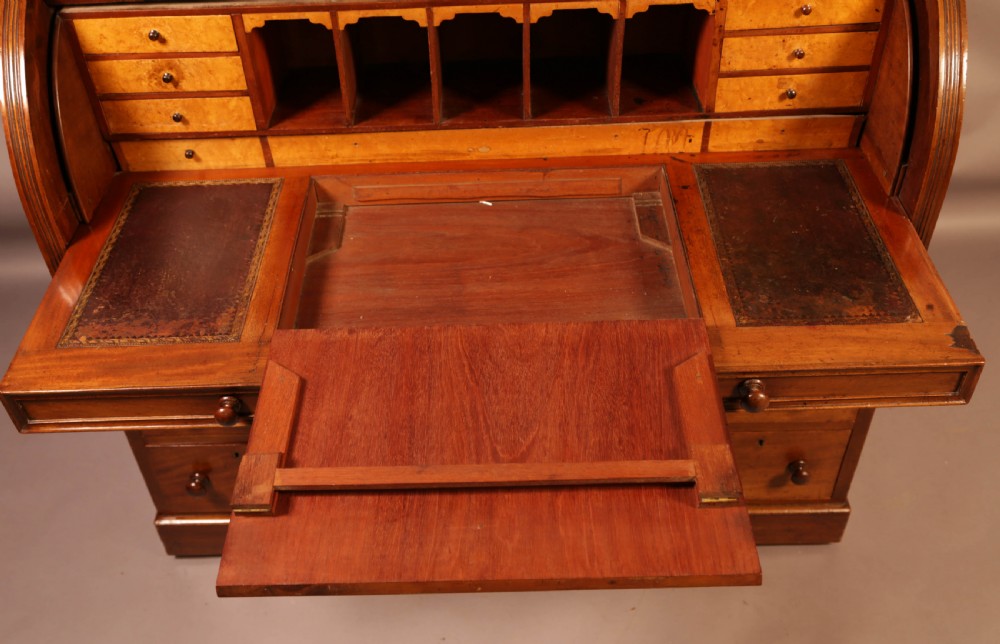 A Victorian Cylinder desk in Mahogany View IV