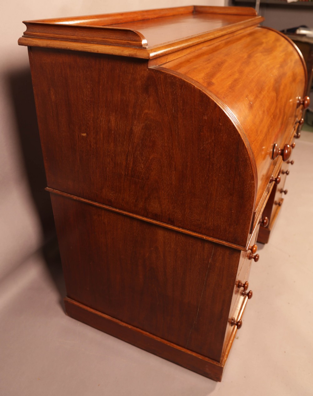 A Victorian Cylinder desk in Mahogany View VII