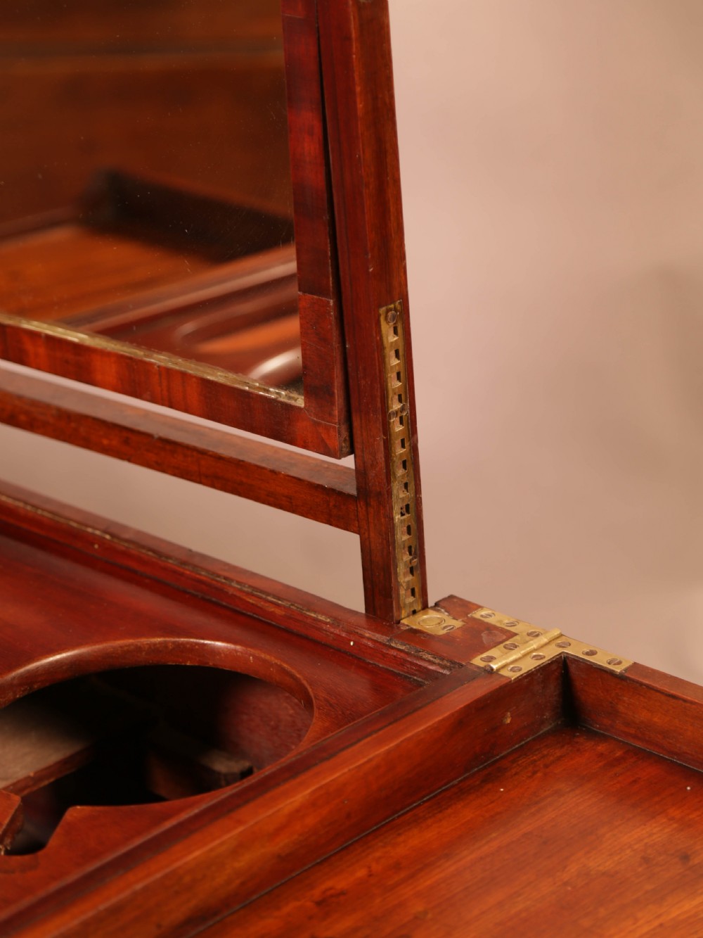 A Fine Quality GILLOWS Gentlemans Dressing Chest View IX
