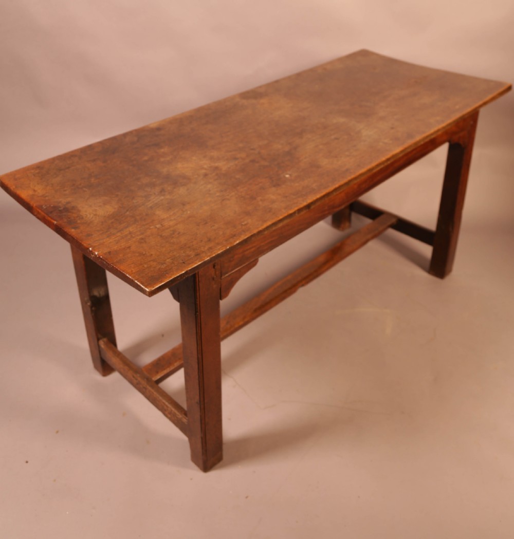 A Good 18th Century Farmhouse Table in Oak  View IV