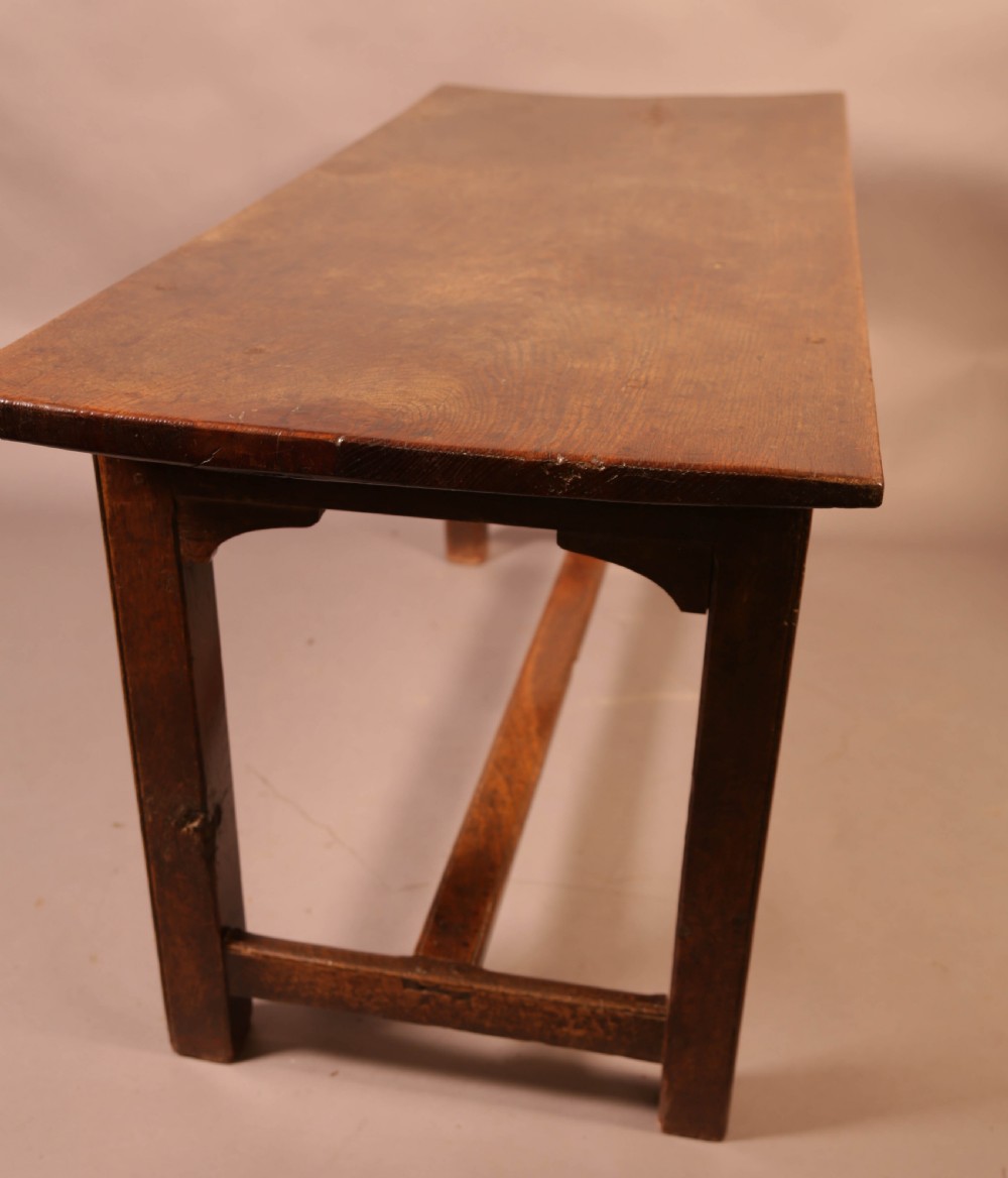 A Good 18th Century Farmhouse Table in Oak  View VI