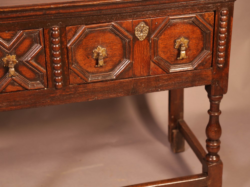 Early 18th century Serving Dresser in Oak View VIII