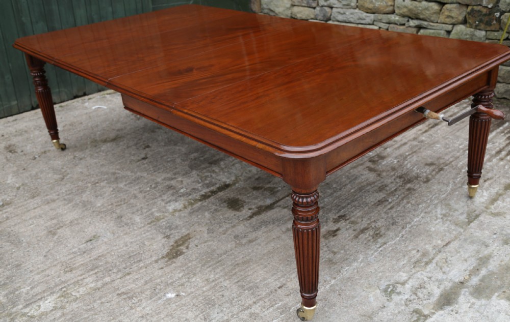 An Early Victorian Mahogany Extending Dining Table Seats 10 View II