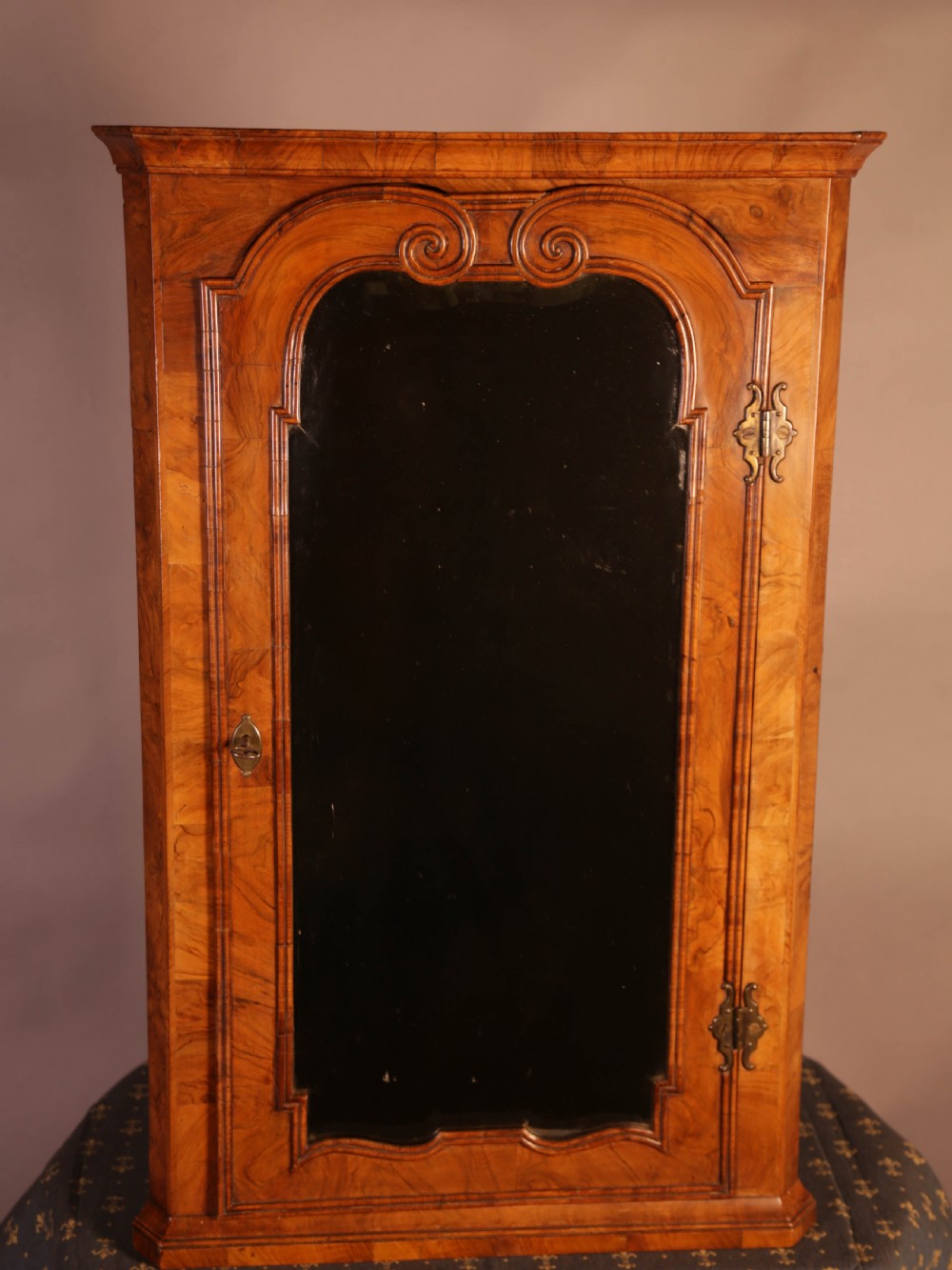 Stunning George I Walnut Corner cupboard all Original View VIII