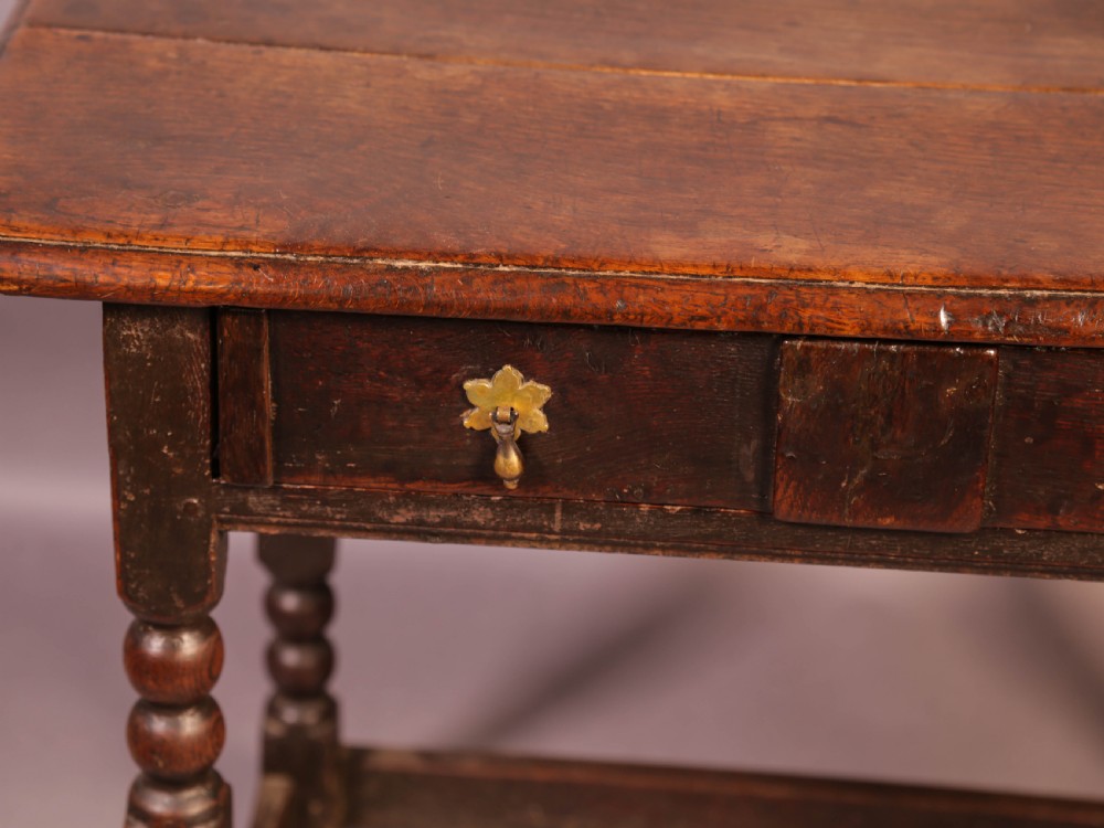 17th century Side Table in Oak fantastic Colour View IV