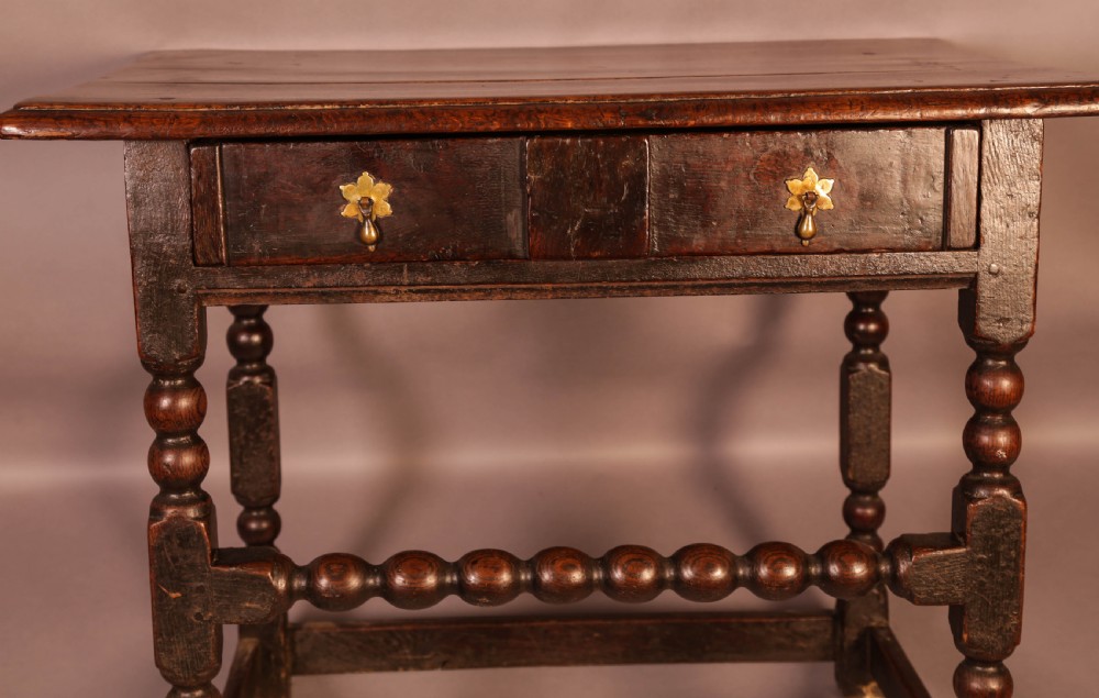 17th century Side Table in Oak fantastic Colour View X