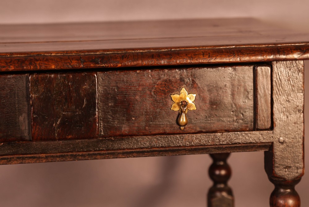 17th century Side Table in Oak fantastic Colour View XII