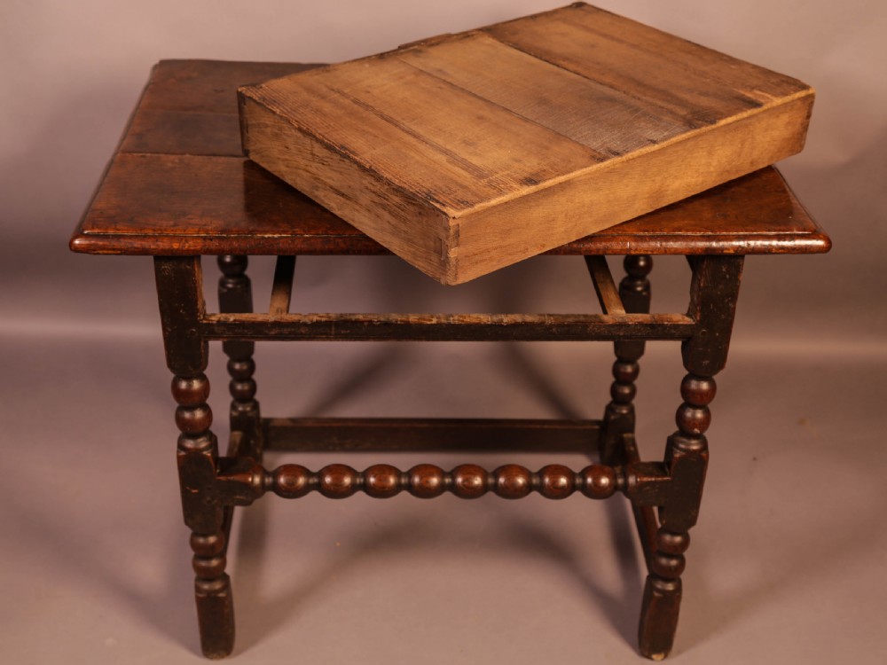 17th century Side Table in Oak fantastic Colour View XIV