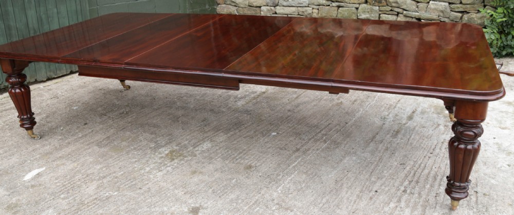 Early Victorian Mahogany Wind Out Extening Dining Table seats 12 View III