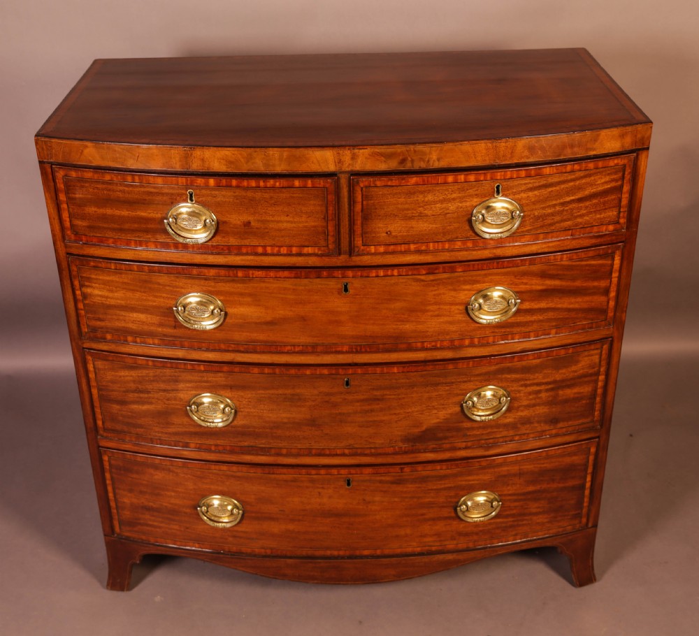 A Fine Georgian Bow Front Chest of Drawers Mahogany Satinwood View II