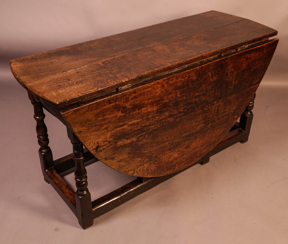 A Very Good large 17th century Gate Leg Dining Table View X