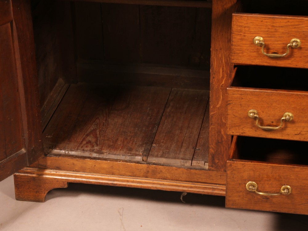A George III Oak Dresser and Plate Rack View V