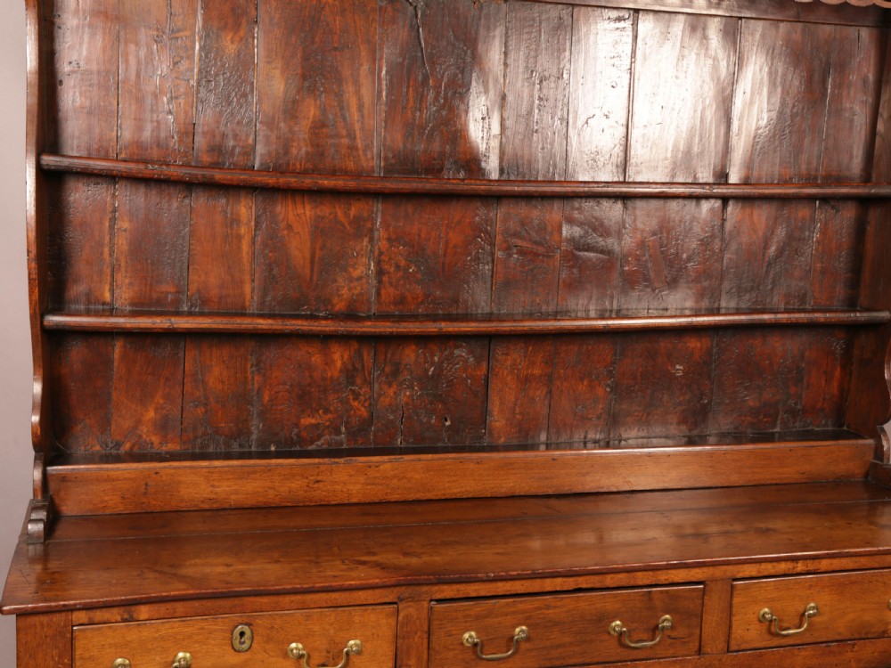A George III Oak Dresser and Plate Rack View VII