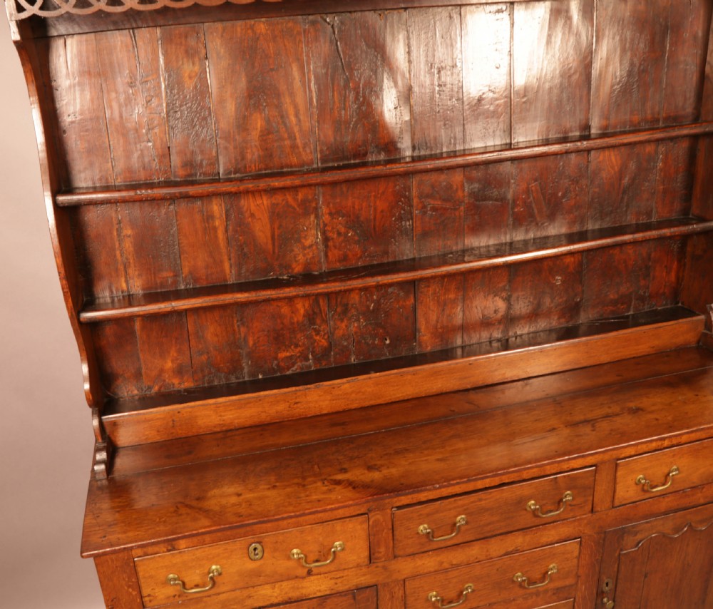 A George III Oak Dresser and Plate Rack View XIV