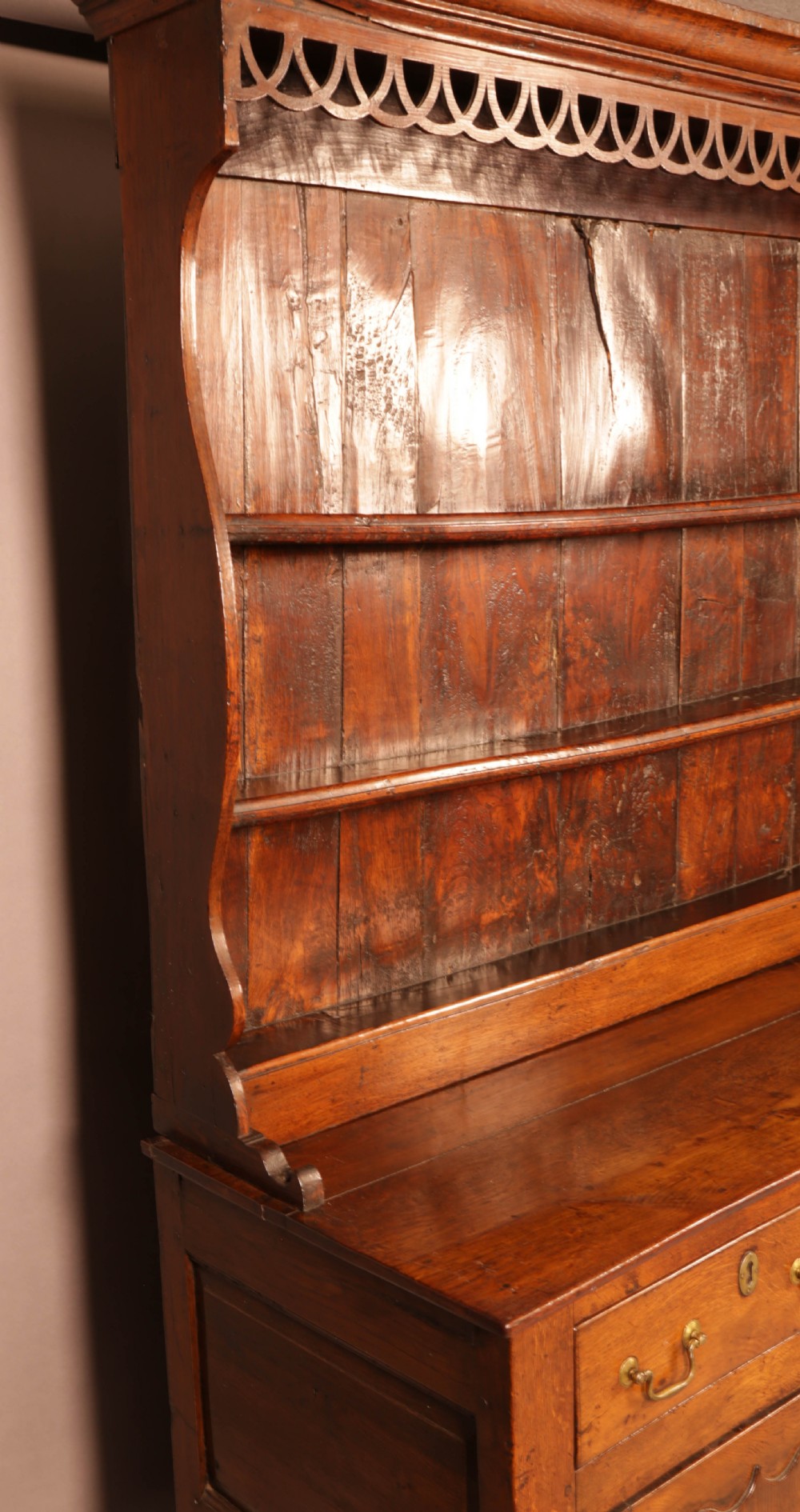A George III Oak Dresser and Plate Rack View XVII