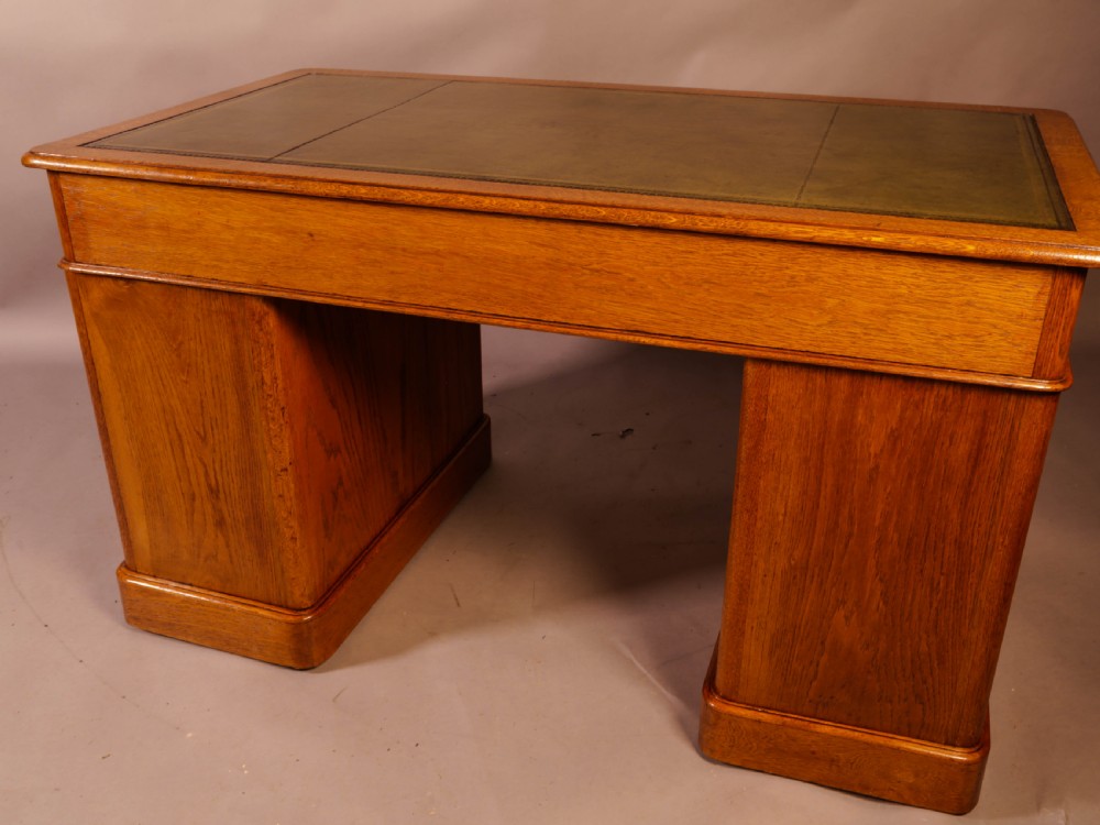 A Victorian Pedestal Desk in Golden Oak View VII