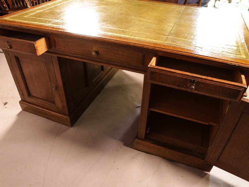 Late Victorian Oak Partners Desk View XI