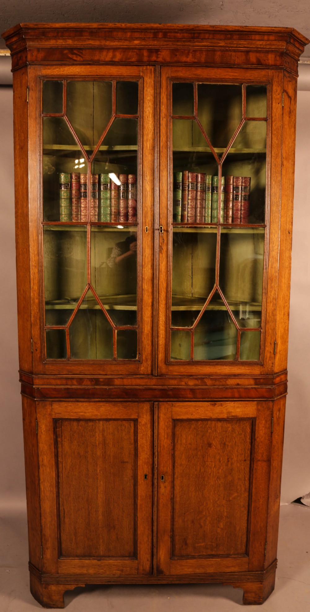 Georgian Full height Corner Cabinet in Oak