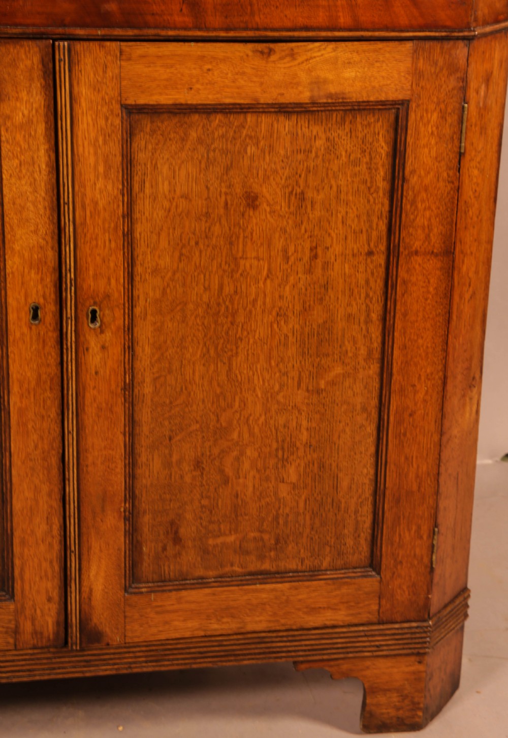 Georgian Full height Corner Cabinet in Oak View VIII
