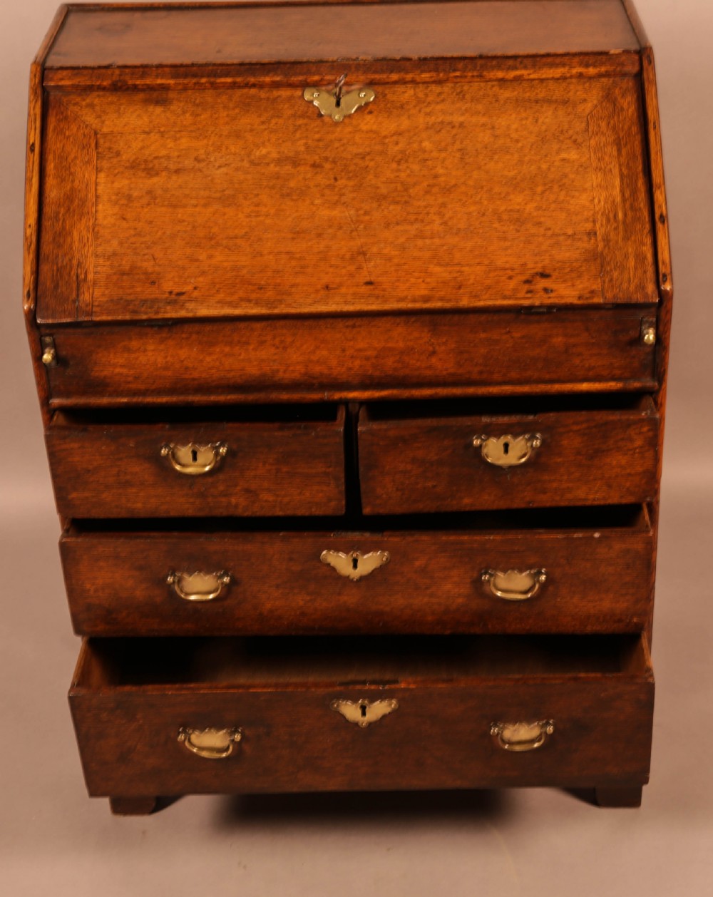 Early 18th century Writing Beurau in Oak 2ft 3 inches width View VI