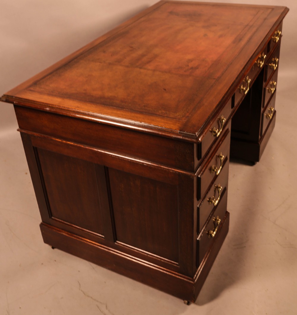 A Mahogany Pedestal Desk 8 drawers  View VIII
