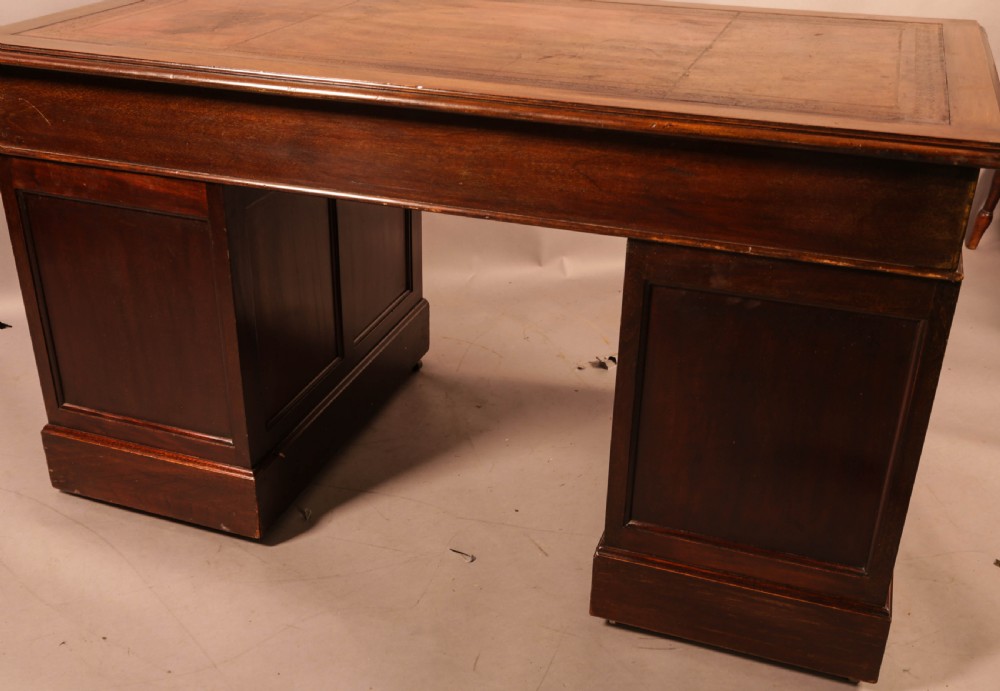 A Mahogany Pedestal Desk 8 drawers  View X