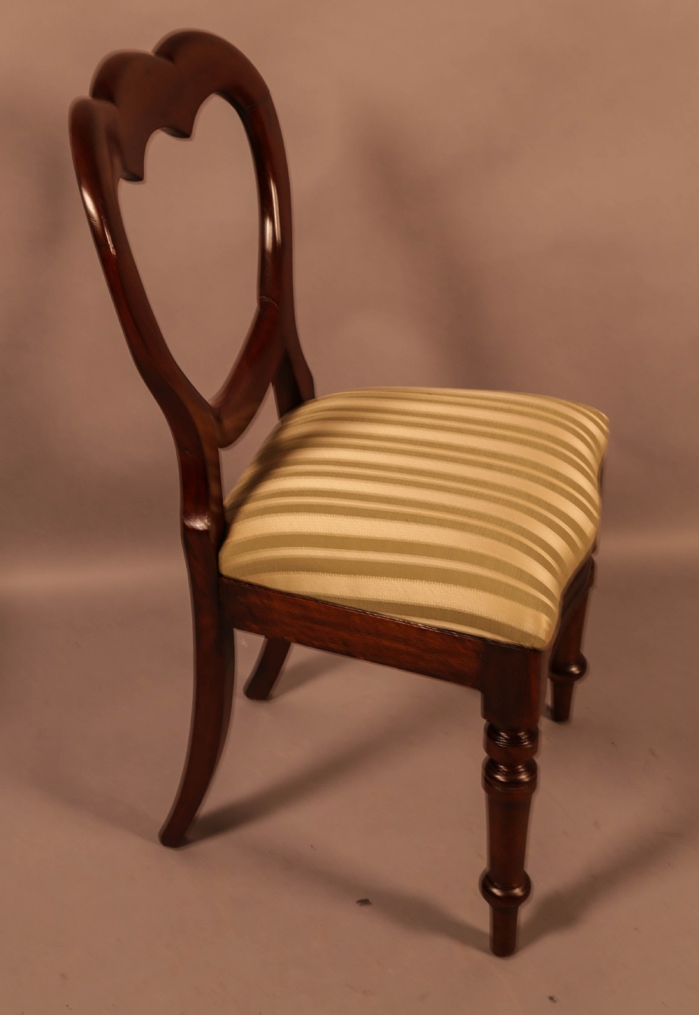 A Good Set of 12 Victorian Mahogany Balloon Back Dining Chairs View VIII