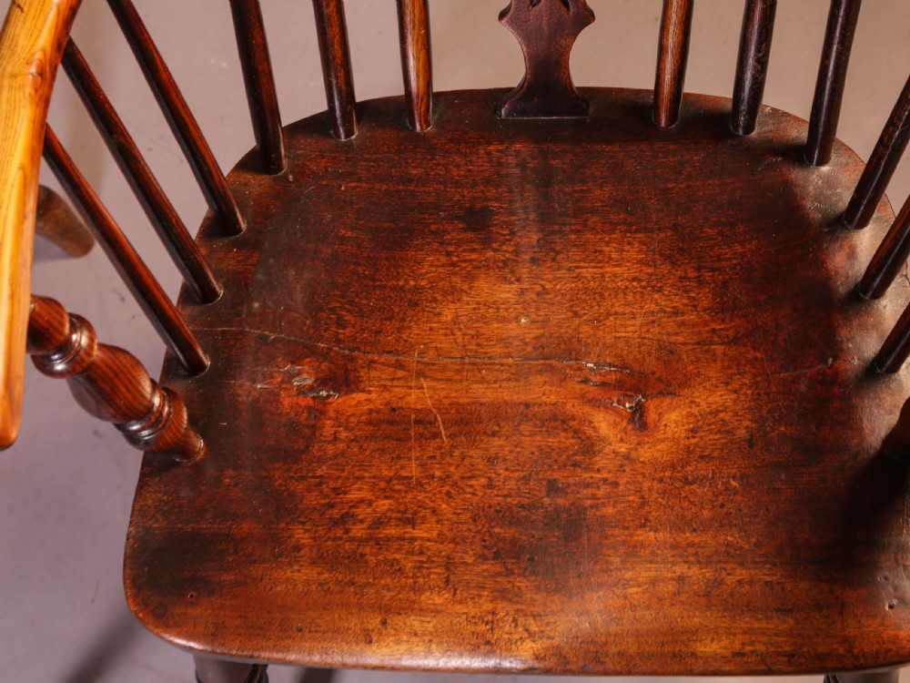 Near Matching set of 4 Windsor chairs Rockley View VI
