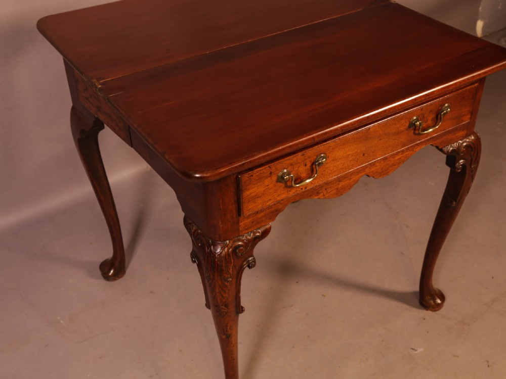 A George II Tea Table Cabriole legs carved knee View VII