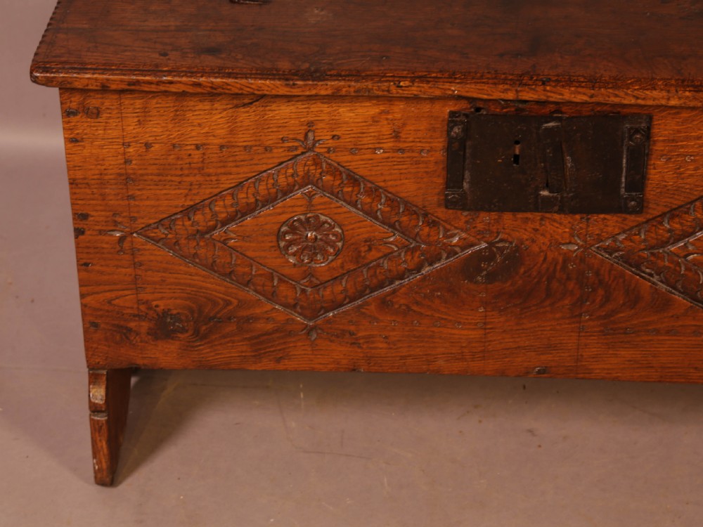 A 17TH CENTURY 5 PLANK COFFER View III