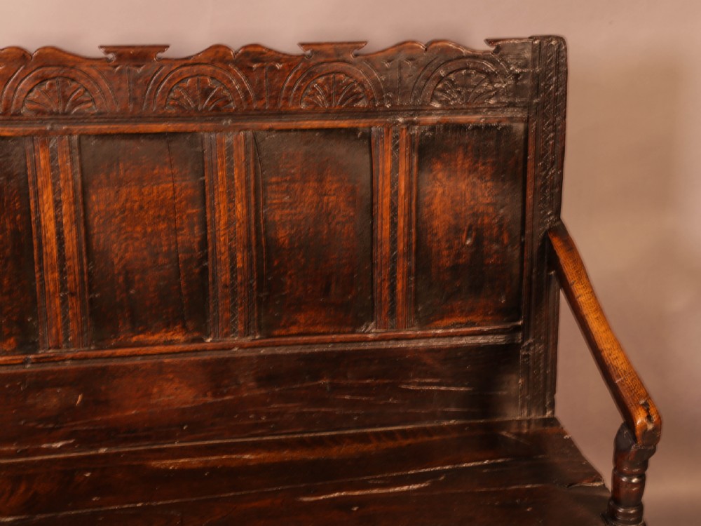 A 17th century Oak Settle View IV