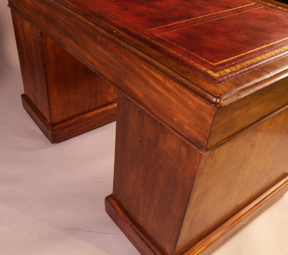 A Victorian Pedestal Desk in Mahogany View IV