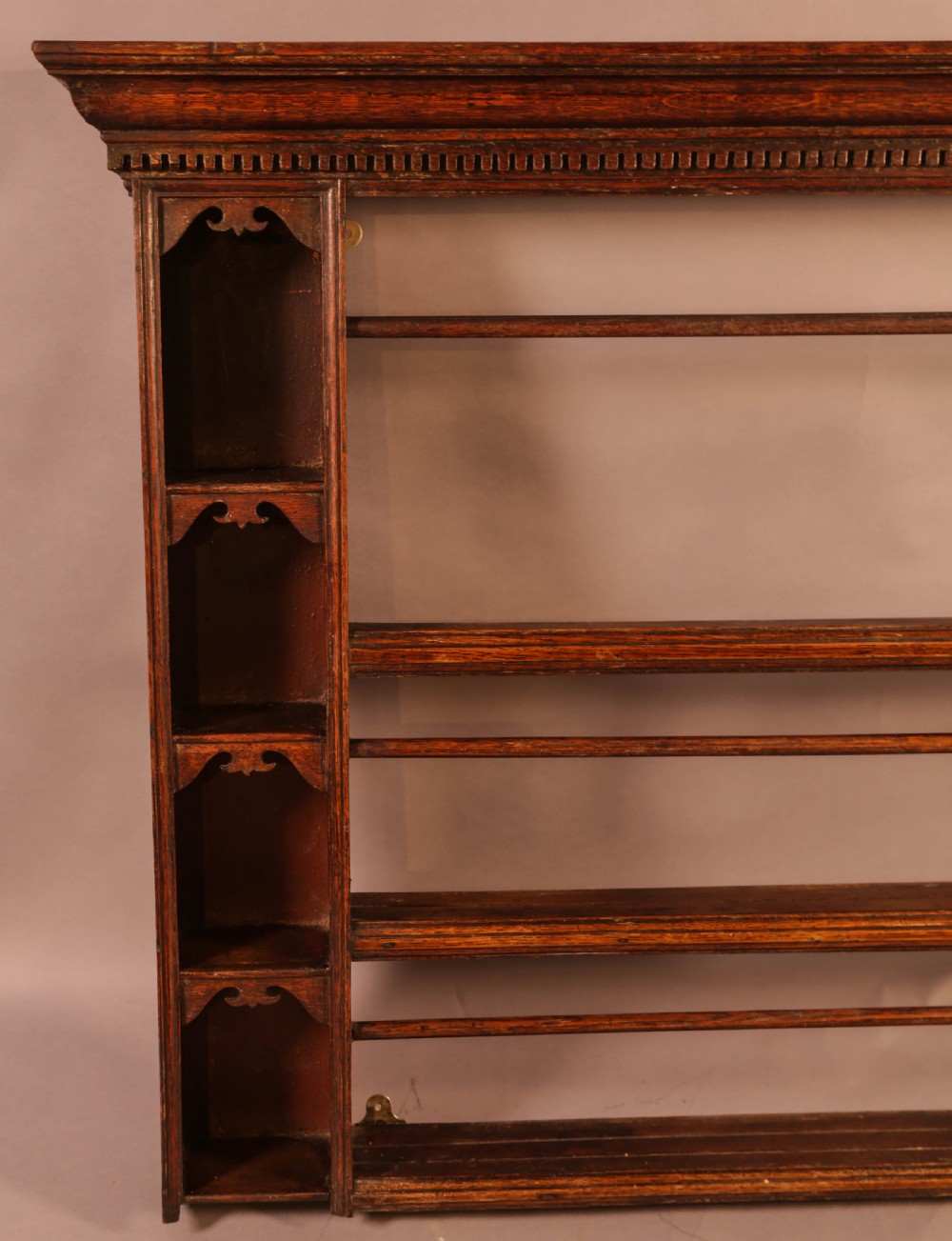 18th century Plate Rack in Oak View II