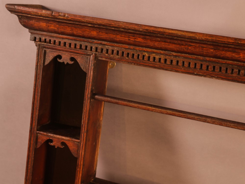 18th century Plate Rack in Oak View IV