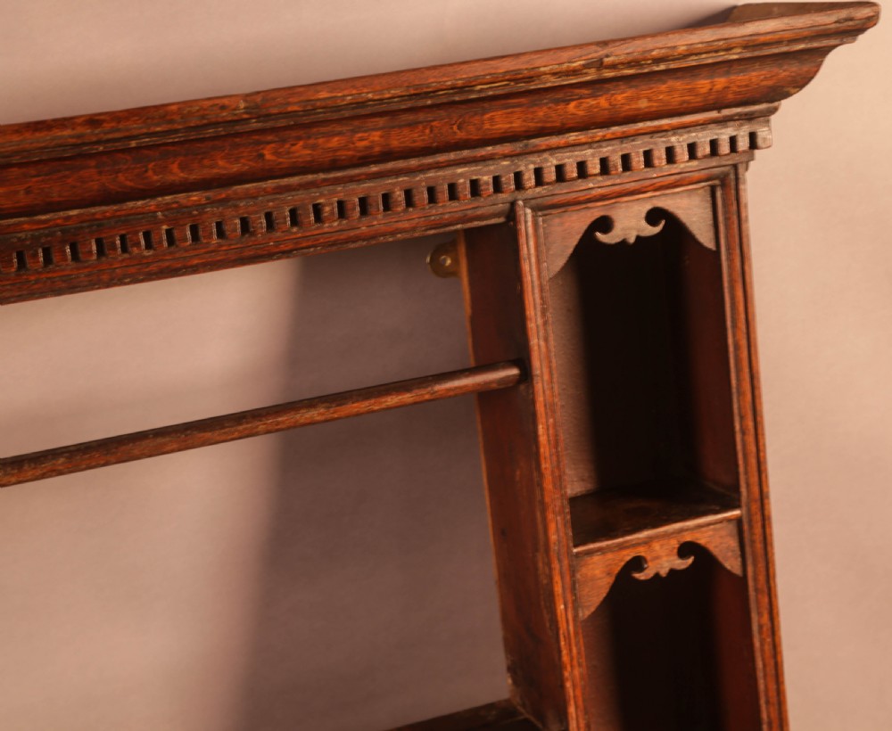 18th century Plate Rack in Oak View VI