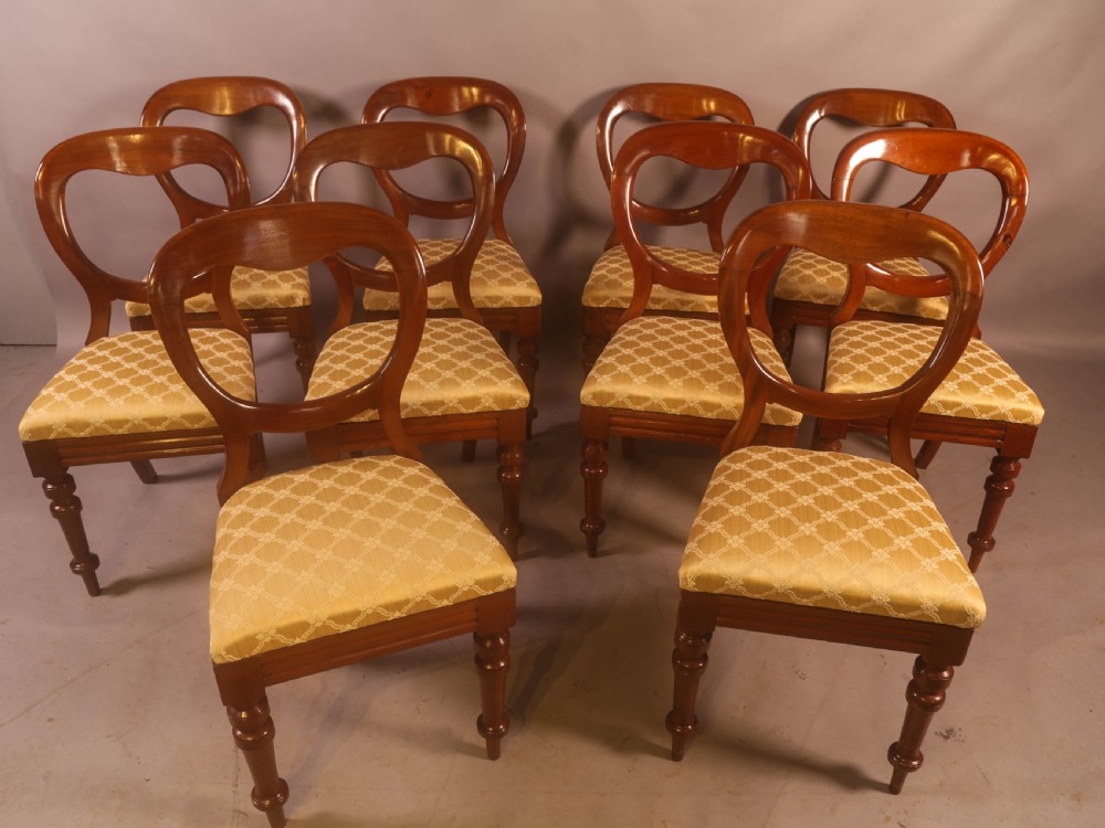 A Set of 10 Victorian Mahogany Balloon Back Dining chairs View IV