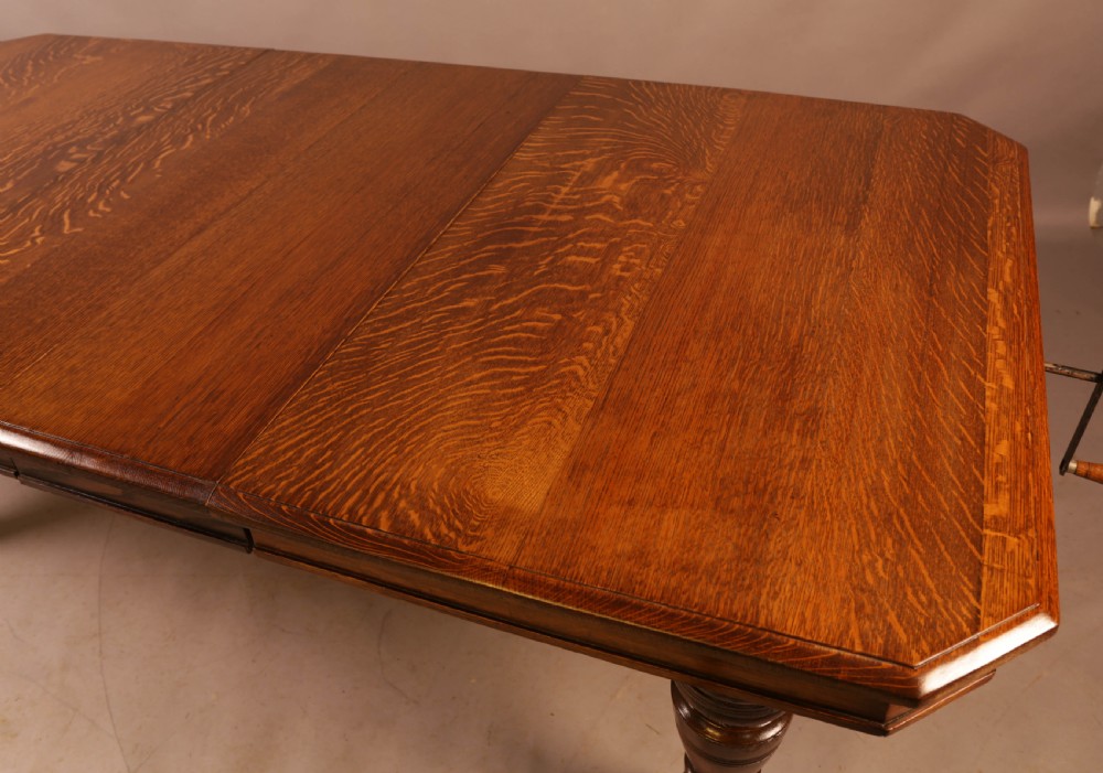 Oak Extending Dining Table 2 leaves View IV