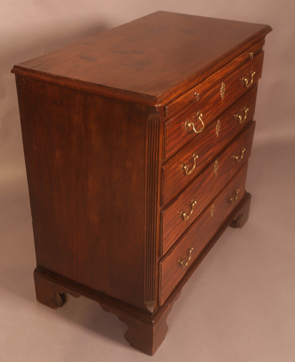 A Georgian chest of Drawers Small size View V