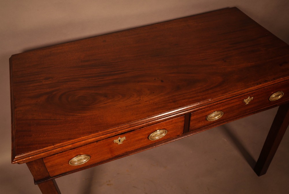 An 18th century serving table in Mahogany View VI