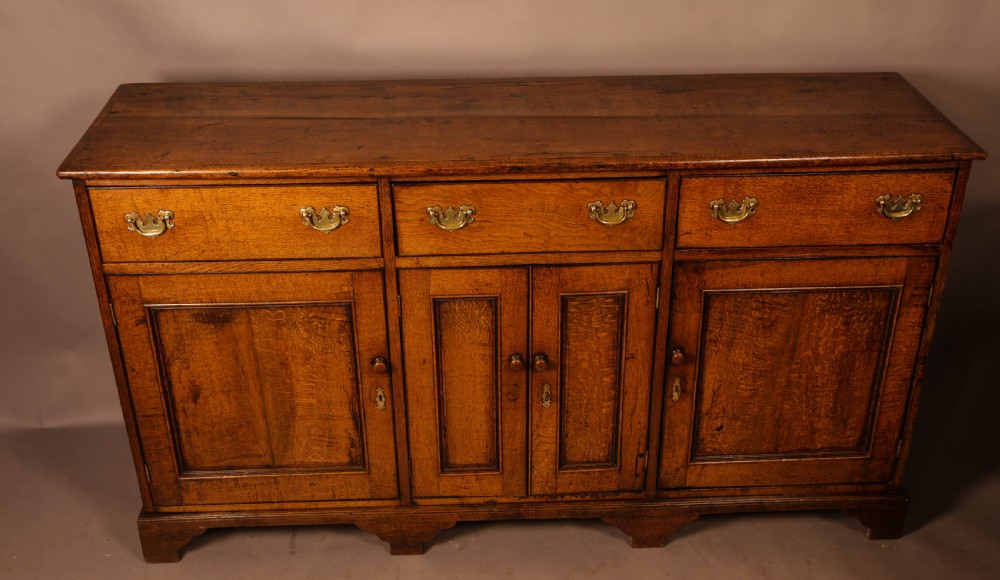 A Georgian Oak Serving Dresser c 1800 View IV