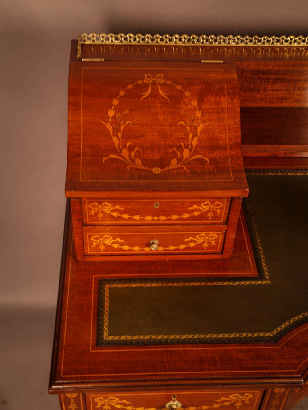 Super Quality Carlton Type Desk inlaid View IX