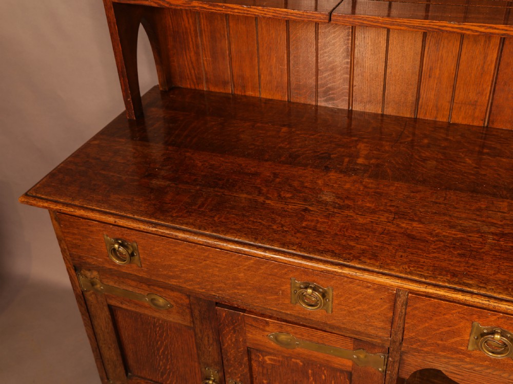 Arts and crafts Dresser in Oak View IX