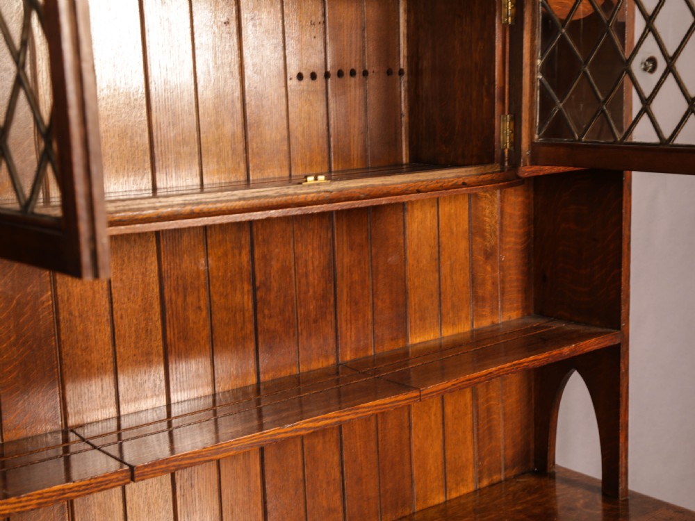 Arts and crafts Dresser in Oak View XII